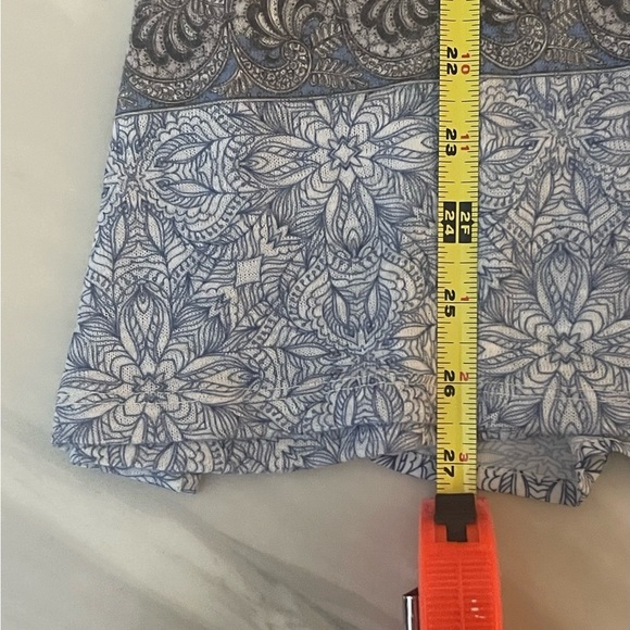 Avenue 22/24 Plus V-Neck Paisley Floral Beaded Embellished Short Sleeve Top - Picture 5 of 8